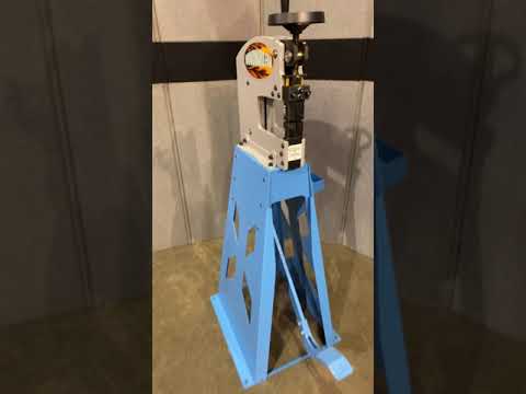 Woodward-Fab WFSS14 Heavy Duty Shrinker Stretcher In Use Video 